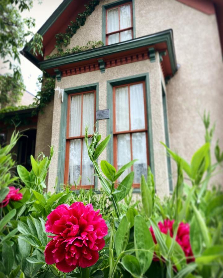 Pansy'S Parlor Bed & Breakfast Golden Eksteriør billede