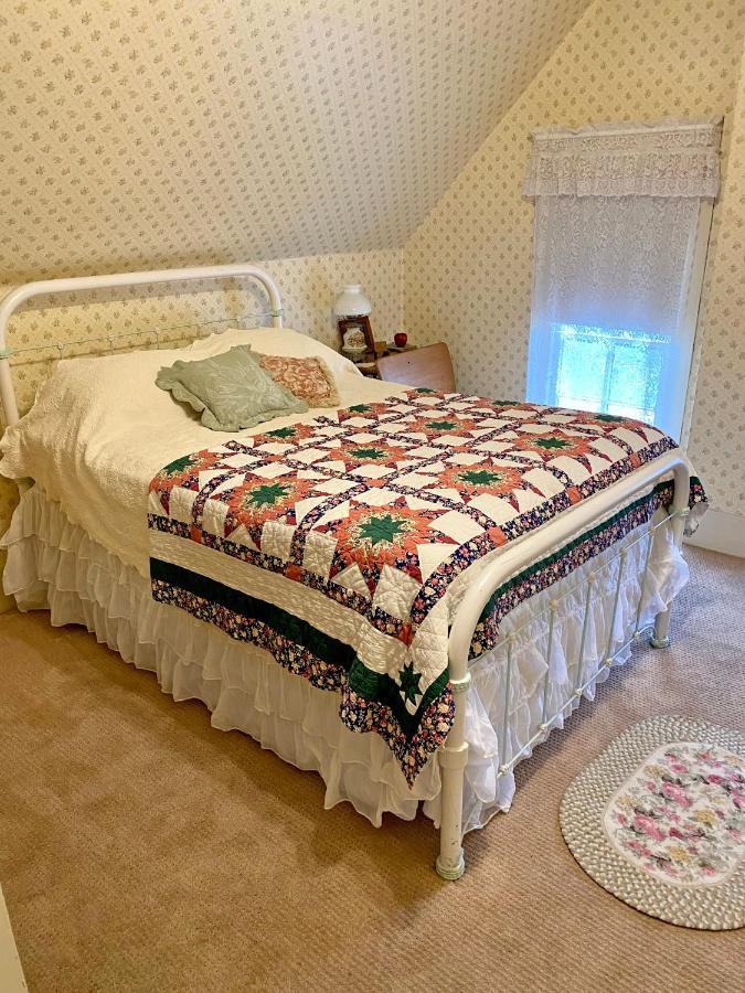 Pansy'S Parlor Bed & Breakfast Golden Eksteriør billede