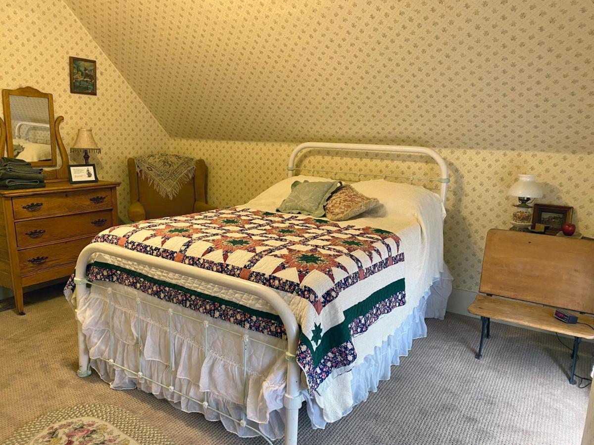 Pansy'S Parlor Bed & Breakfast Golden Eksteriør billede