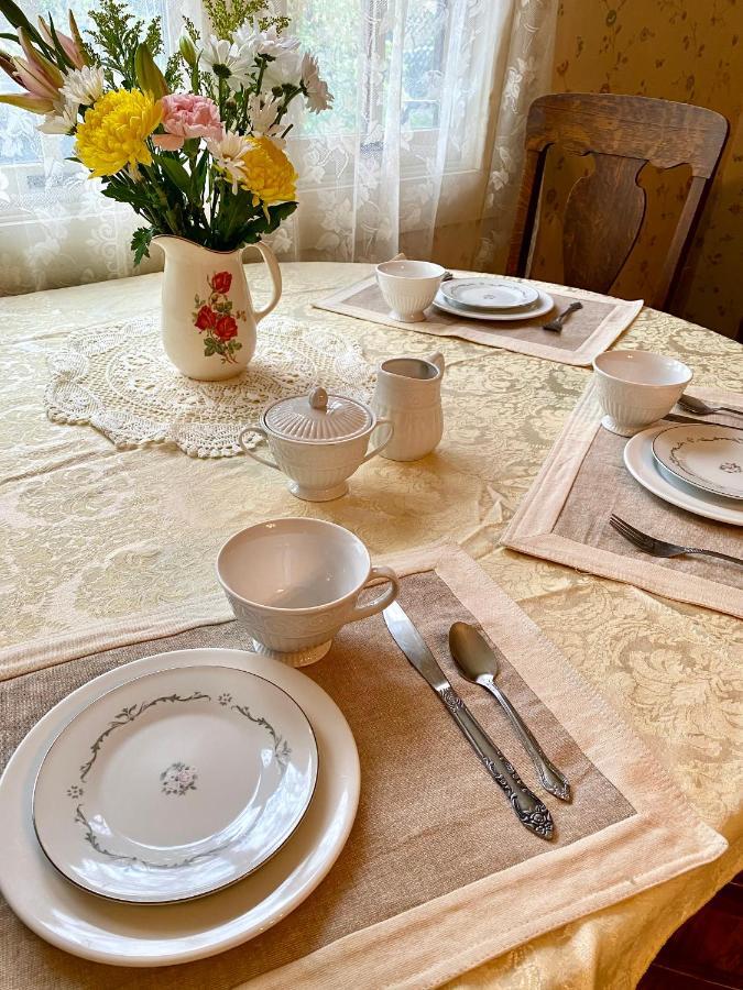 Pansy'S Parlor Bed & Breakfast Golden Eksteriør billede