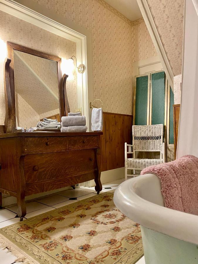 Pansy'S Parlor Bed & Breakfast Golden Eksteriør billede
