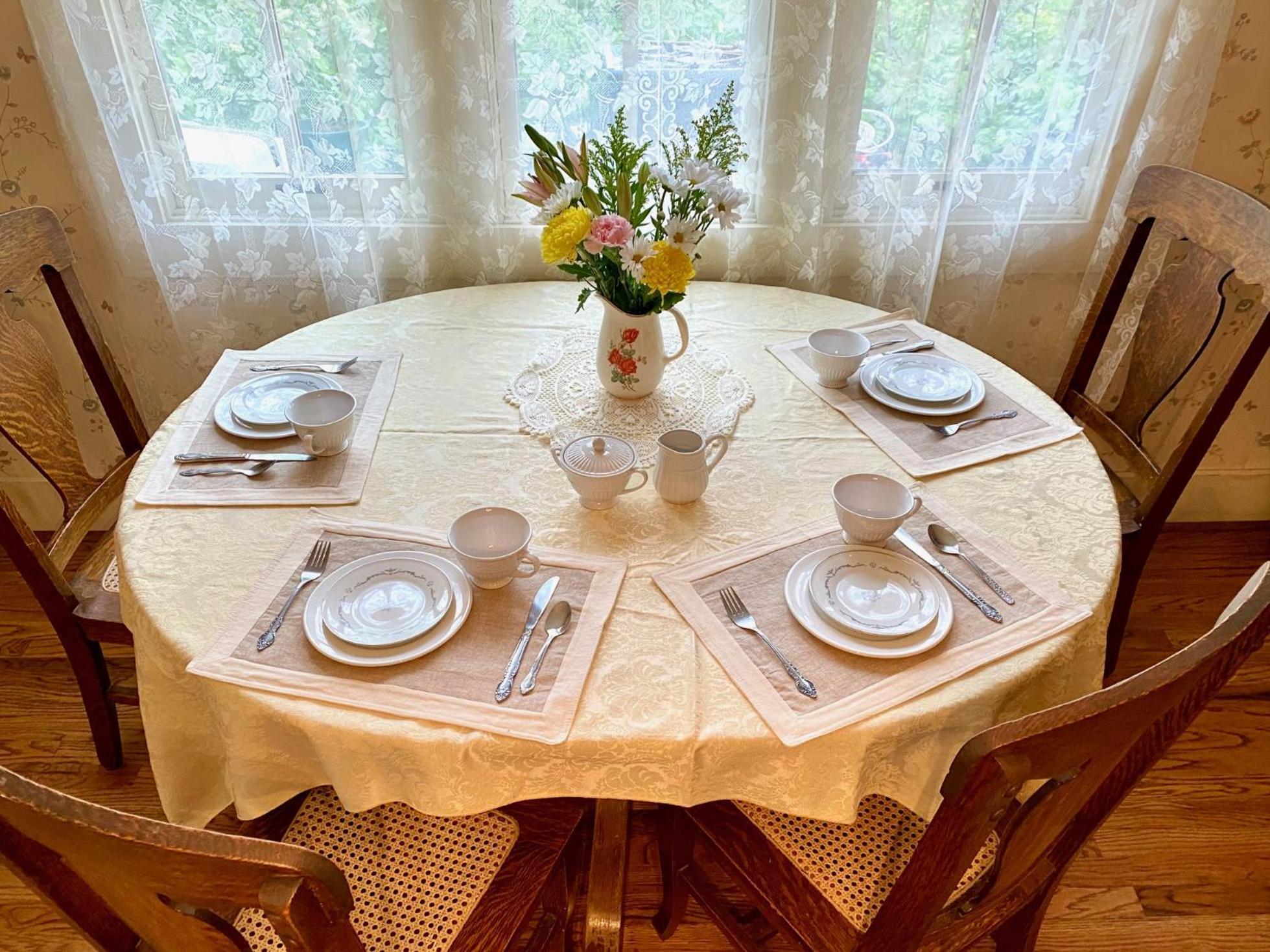 Pansy'S Parlor Bed & Breakfast Golden Eksteriør billede