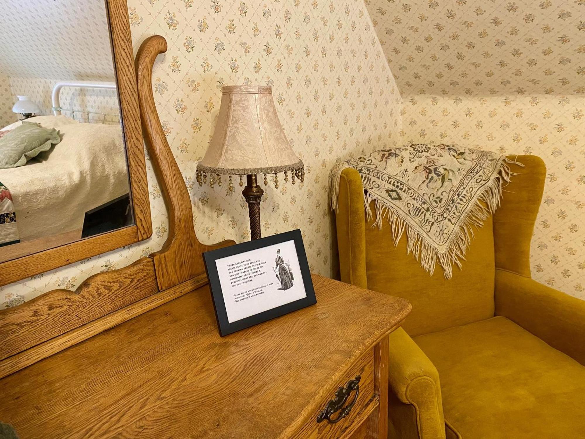 Pansy'S Parlor Bed & Breakfast Golden Eksteriør billede